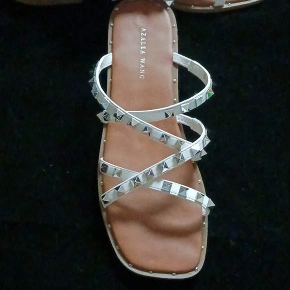 Callie Lives: Azalea Wang White Studded Sandals sz 8 - Picture 5 of 6
